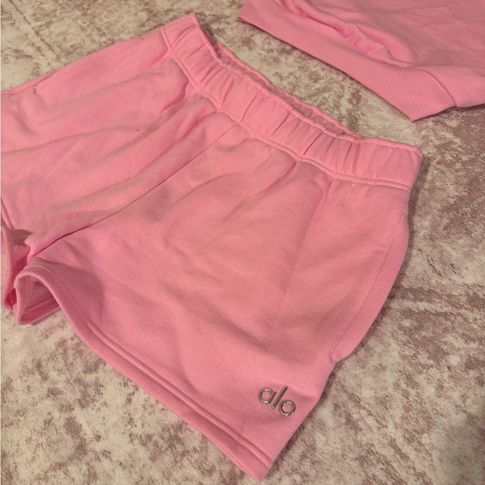 Alo sweet pink accolade shorts size medium